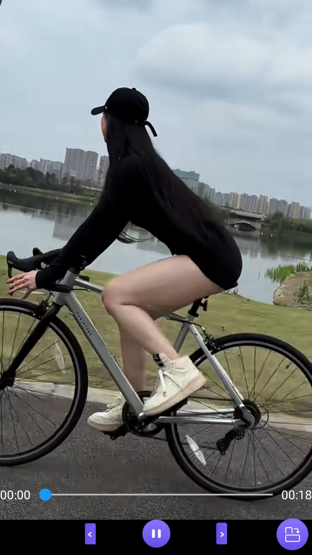 爬行女孩董明英现在如何截图